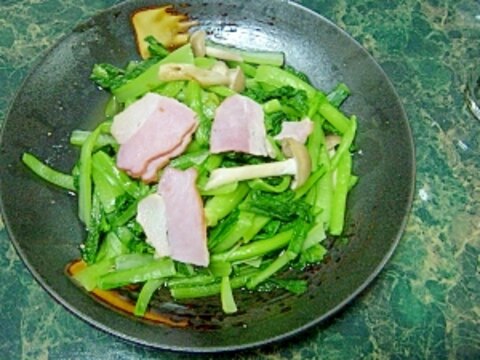 小松菜とベーコンの和風ペペロンチーノ炒め